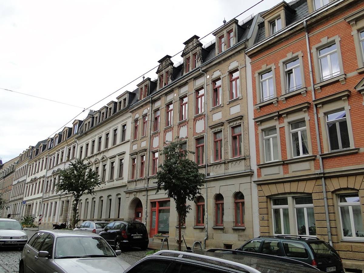 Gründerzeitliche Häuserzeile in der Dresdner Neustadt