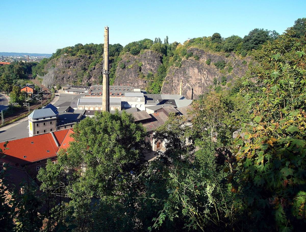 Blick auf die Felsenkellerbrauerei im Plauenschen Grund